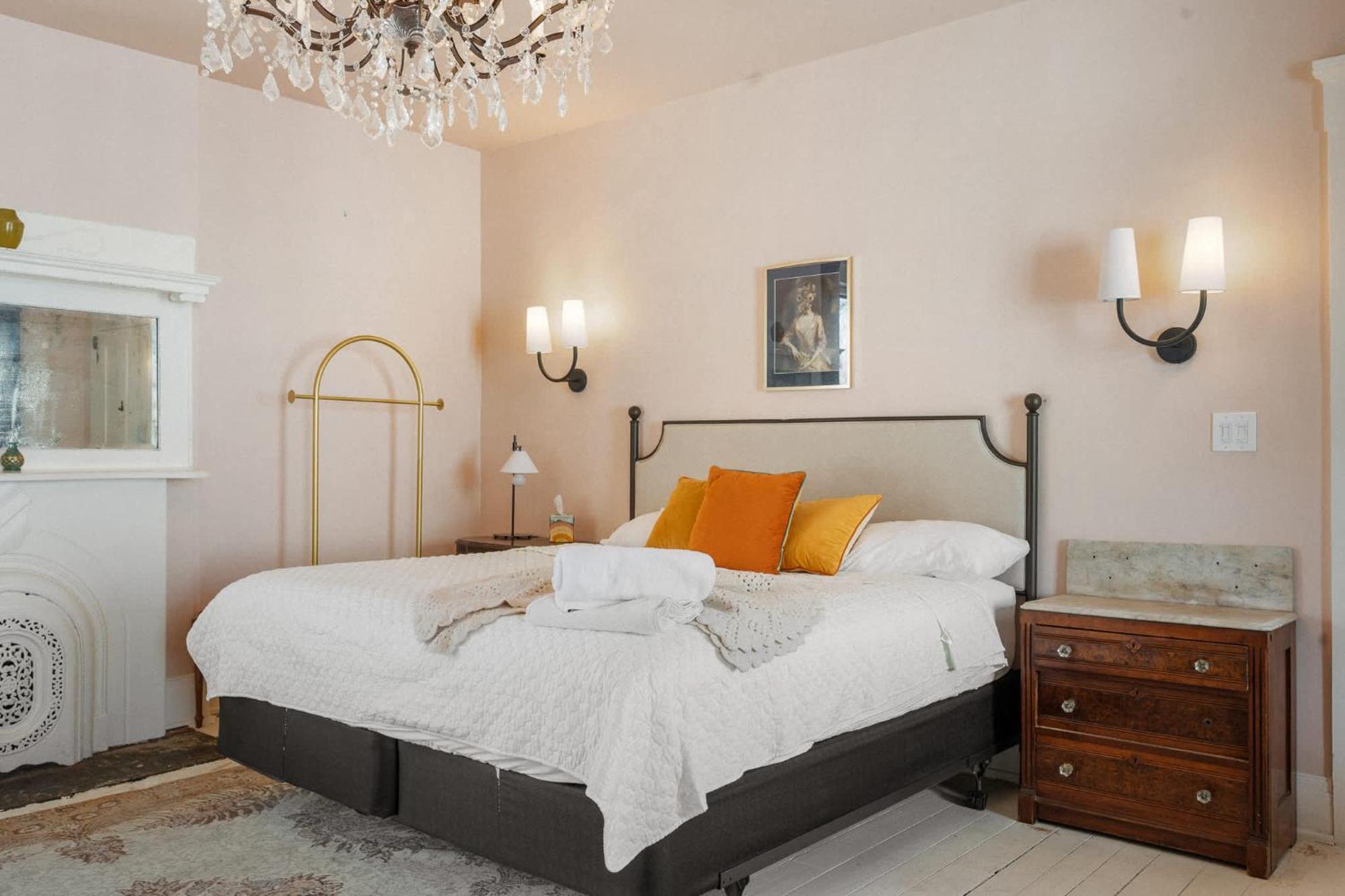 Frankfort Hideaway Urban Retreat In Holiday home *